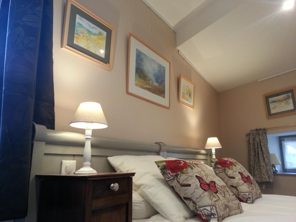 Relais St Jacques - Roanne Bed & Breakfast Saint-Haon-le-Chatel Room photo