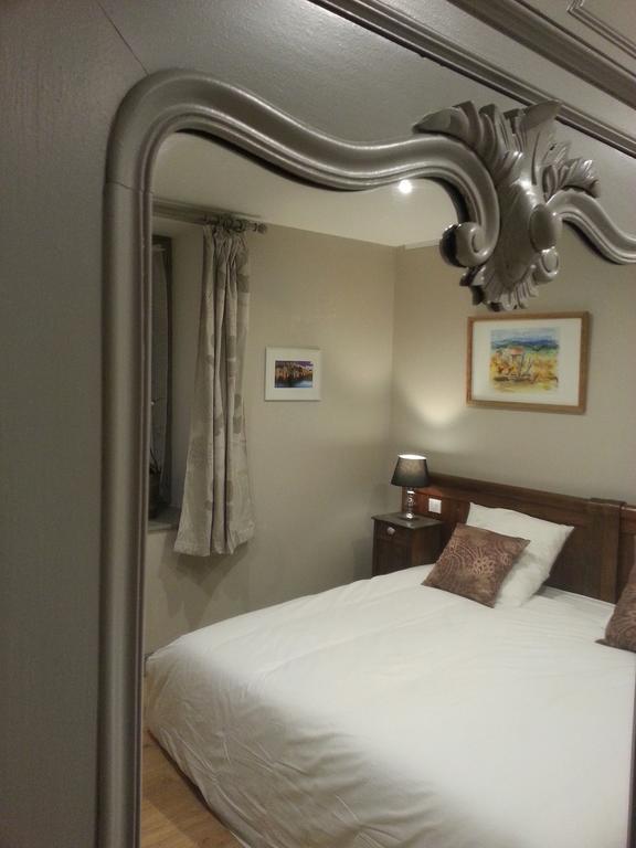 Relais St Jacques - Roanne Bed & Breakfast Saint-Haon-le-Chatel Room photo