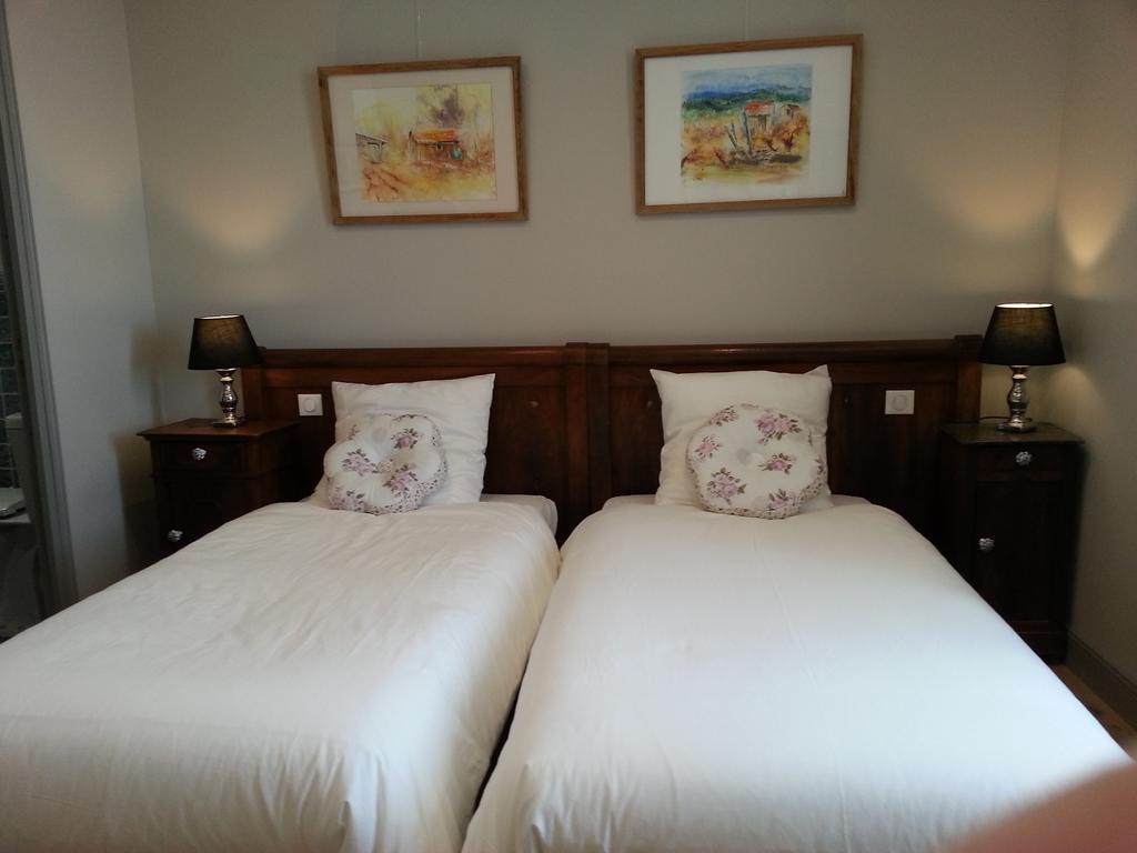 Relais St Jacques - Roanne Bed & Breakfast Saint-Haon-le-Chatel Room photo