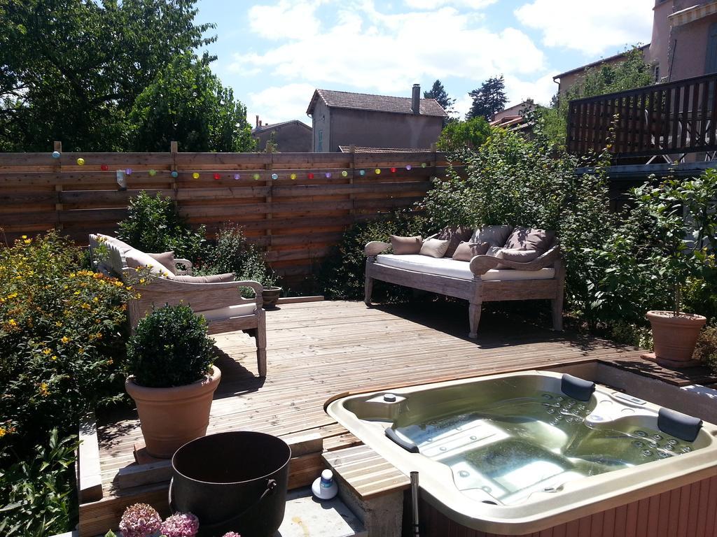 Relais St Jacques - Roanne Bed & Breakfast Saint-Haon-le-Chatel Exterior photo